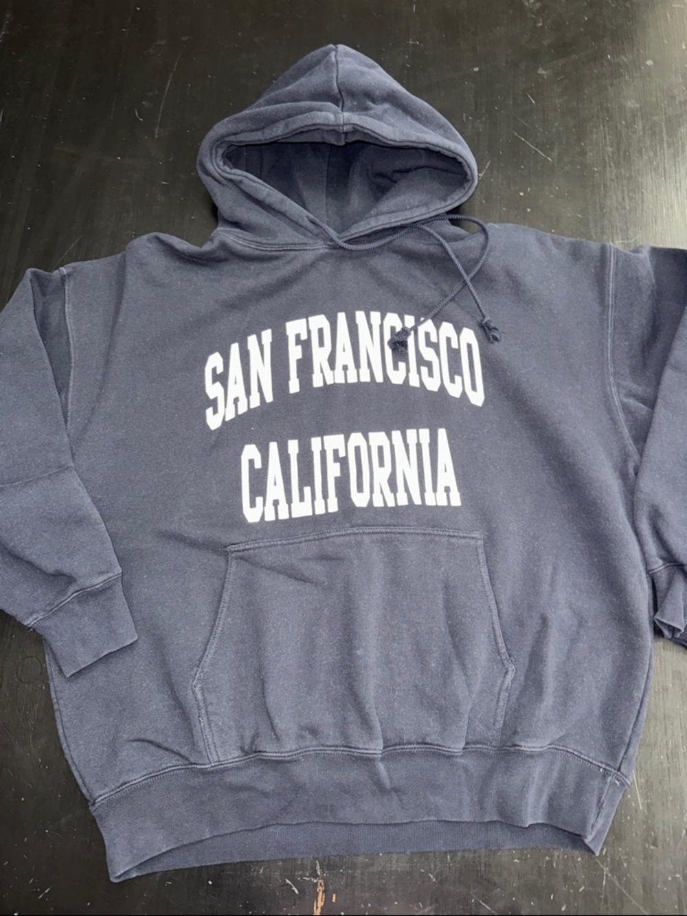 brandy melville “san francisco” hoodie. navy blue. like new.
